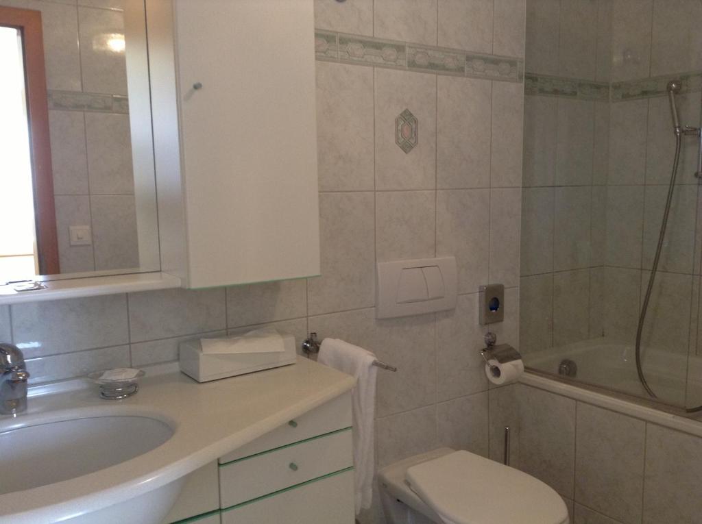 Hotel Restaurant Le Gruyerien Morlon Room photo